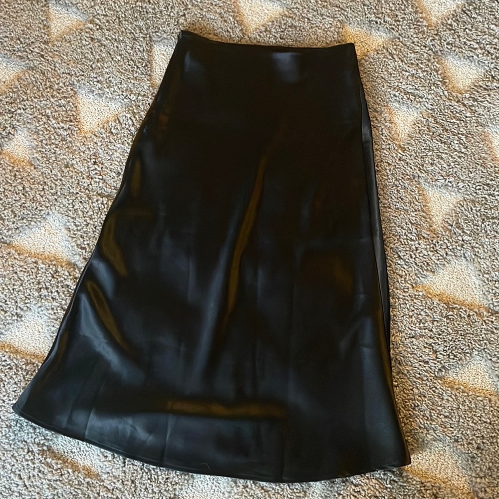 SHEIN Black Midi Satin Skirt - S